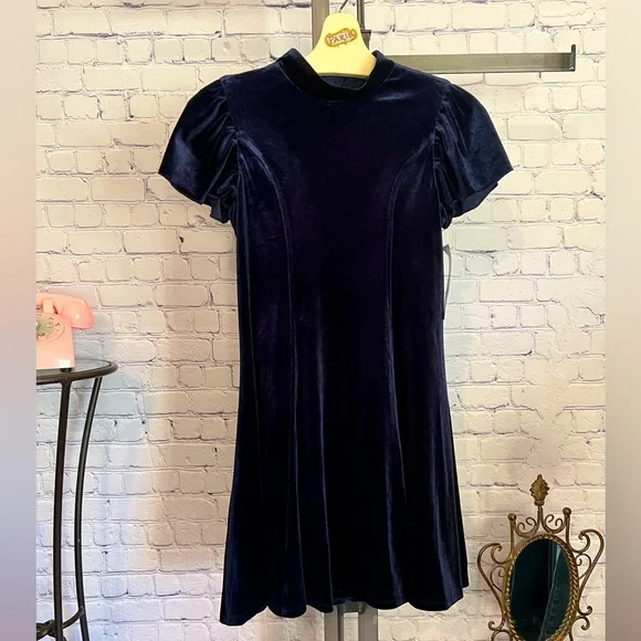 NWT Zunie Girls Navy Blue Velvet Party Dress. Short Sleeve. Key Hole in  Back.